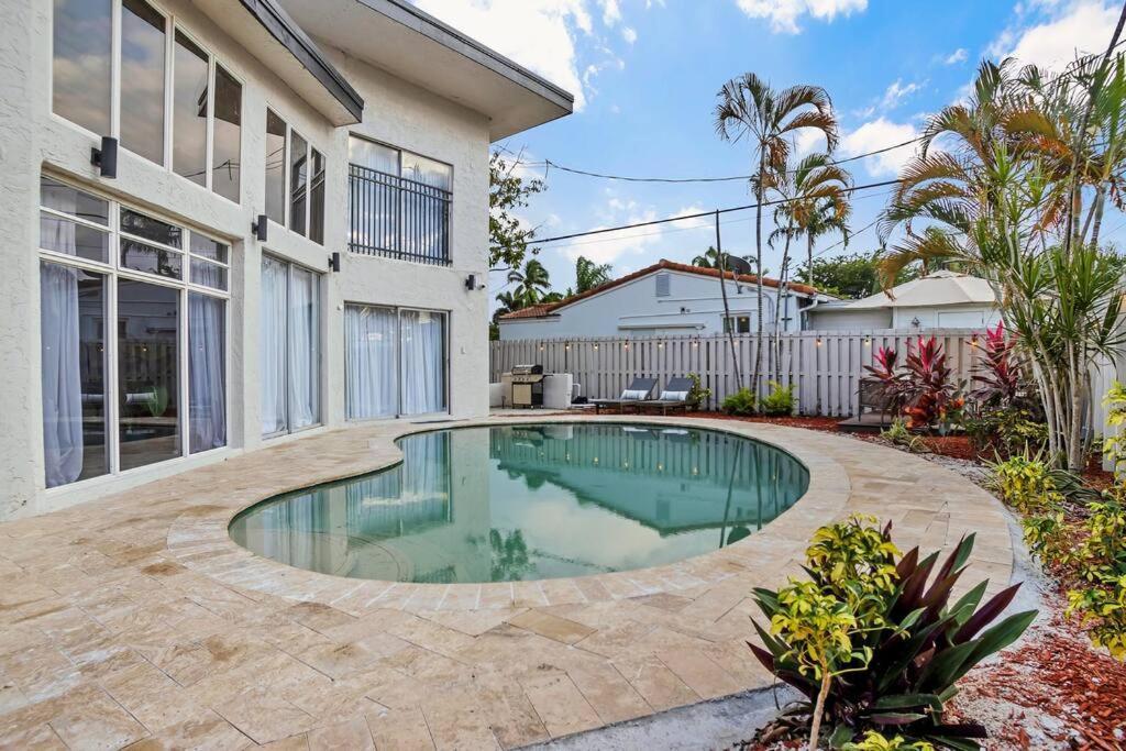 Stunning 2 Story Villa With Pool Fort Lauderdale Extérieur photo