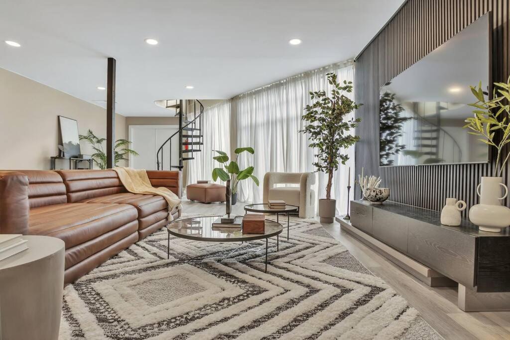Stunning 2 Story Villa With Pool Fort Lauderdale Extérieur photo