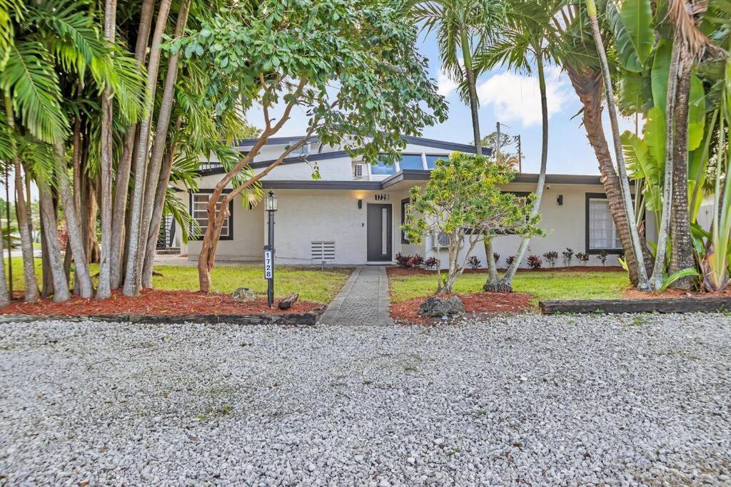 Stunning 2 Story Villa With Pool Fort Lauderdale Extérieur photo