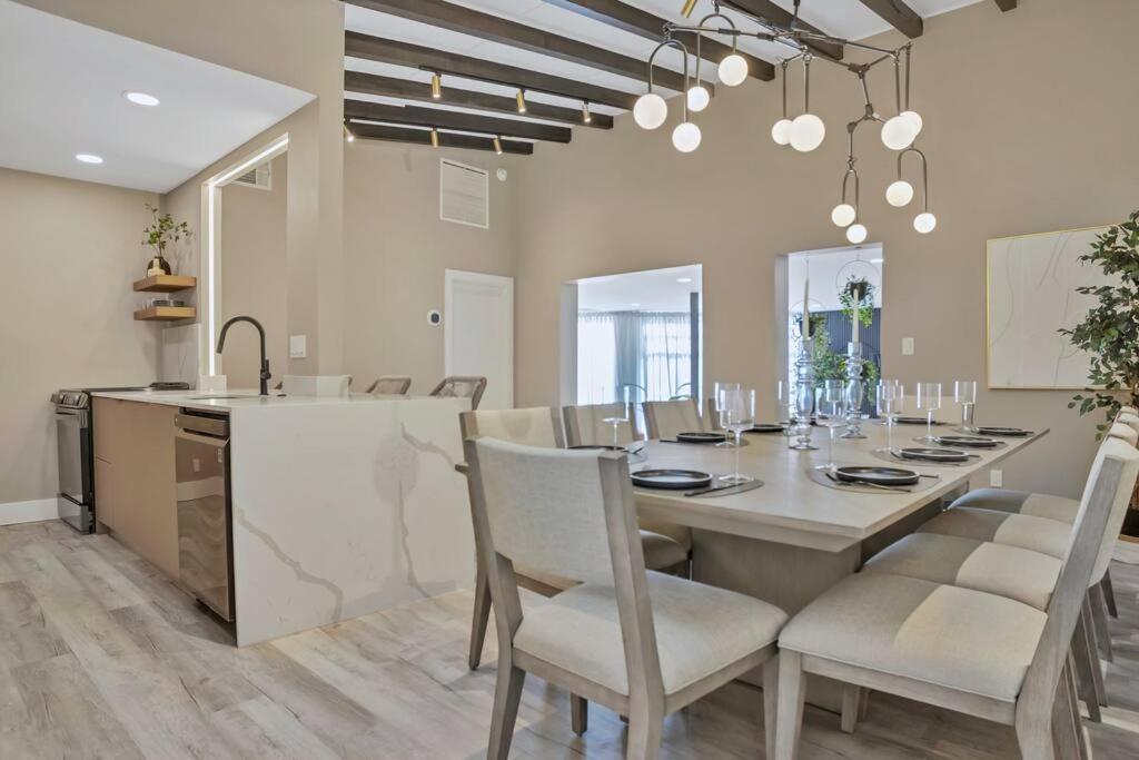 Stunning 2 Story Villa With Pool Fort Lauderdale Extérieur photo
