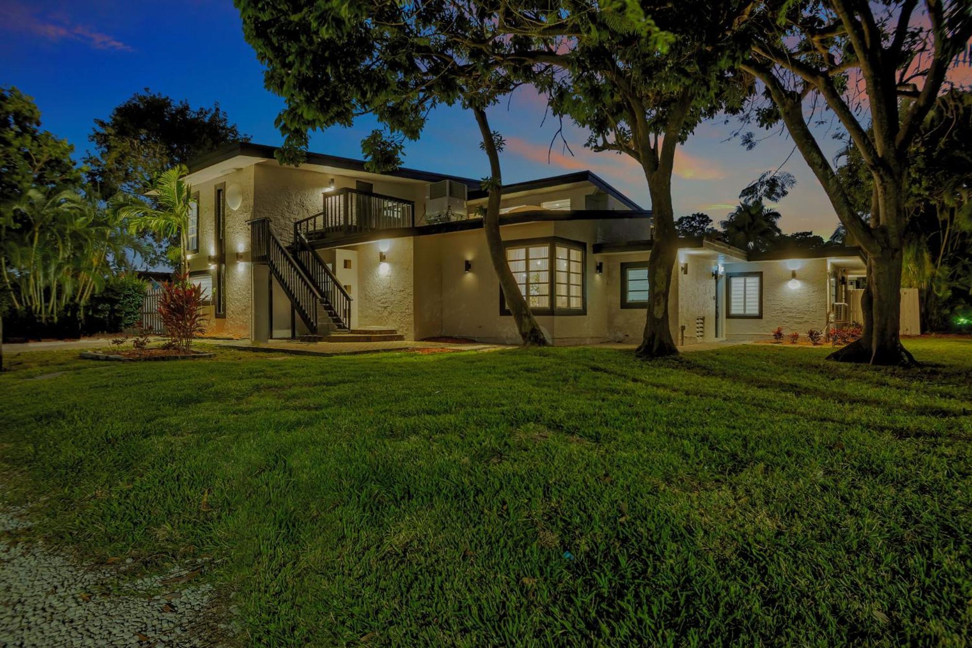 Stunning 2 Story Villa With Pool Fort Lauderdale Extérieur photo